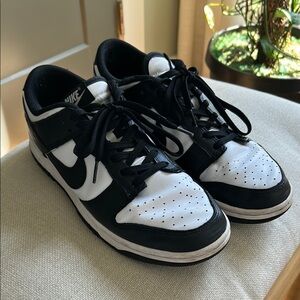 Nike Men's Black and White Sneakers